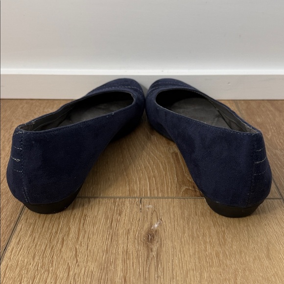 Aerosoles Ballet Flats in Navy Faux Suede - Picture 4 of 5